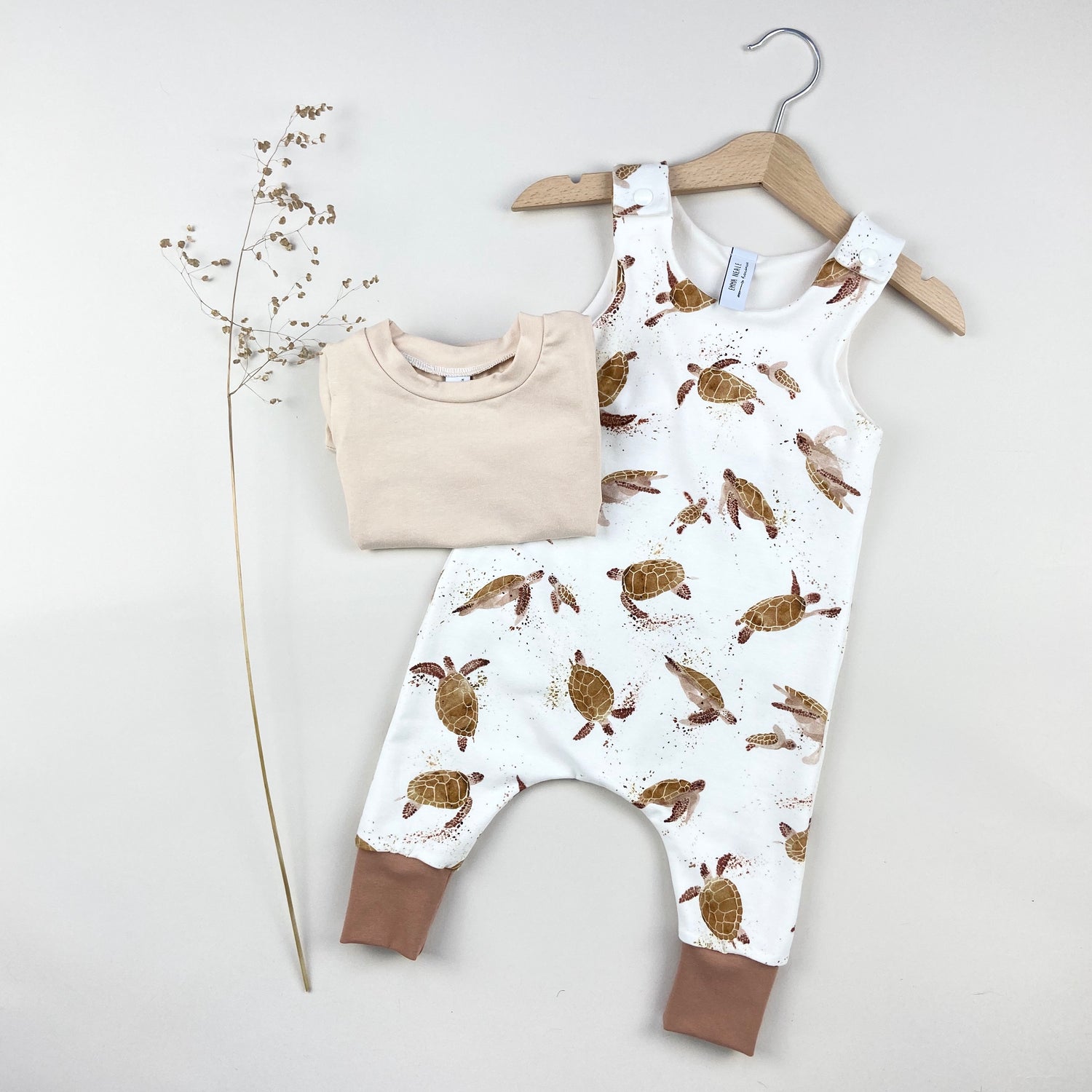 ALMOND T-SHIRT - LONG OR SHORT SLEEVE - Emma Neale Handmade