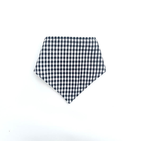 Black and white gingham check baby bandana bib.  Unisex bib for baby