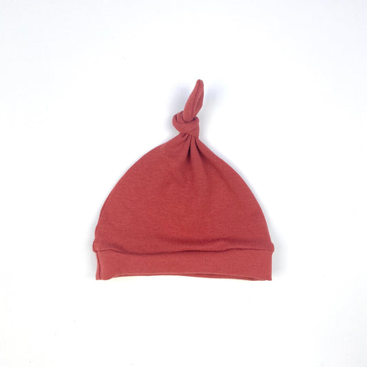TOMATO KNOTTED HAT - Emma Neale Handmade